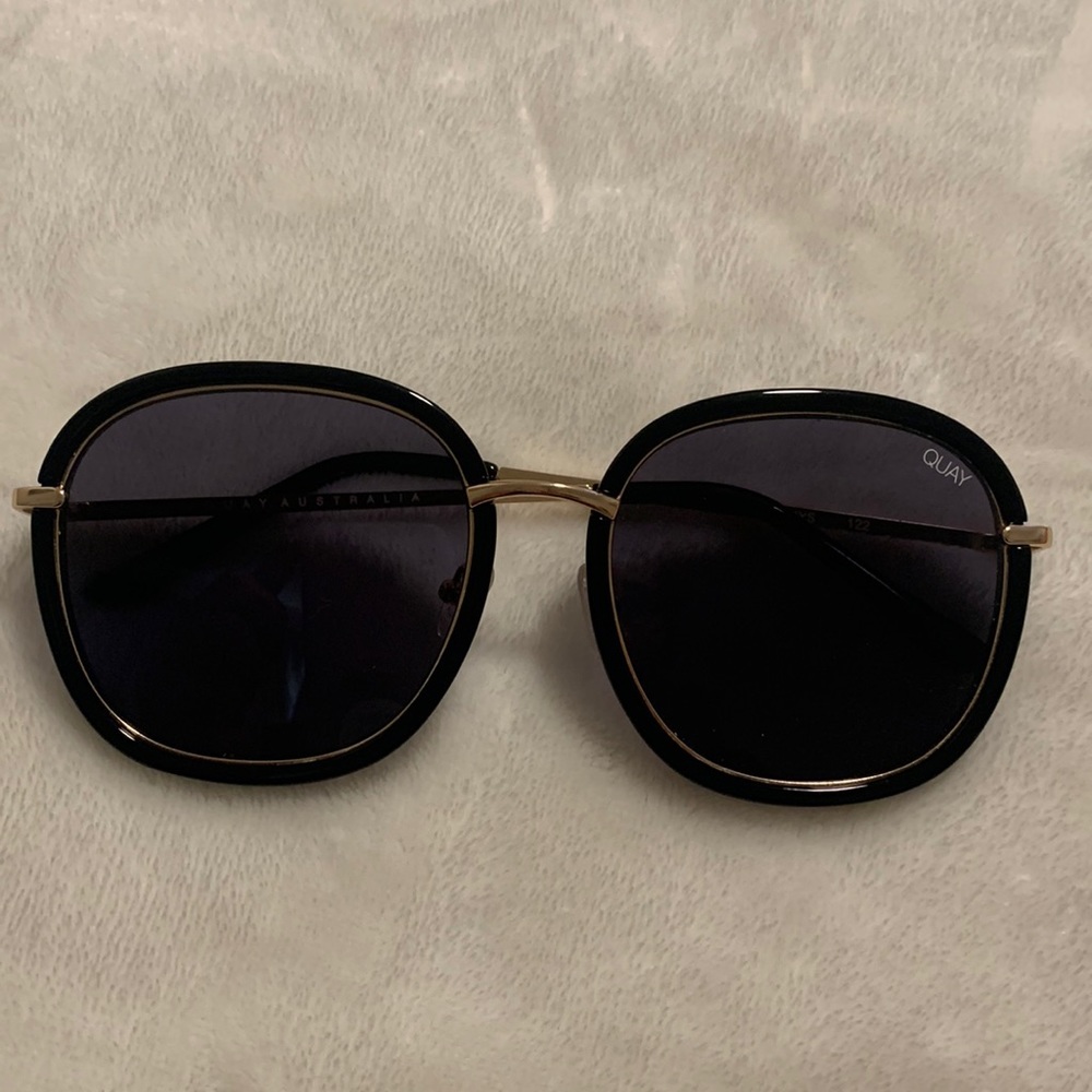 Quay glasses
